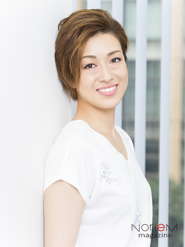 最新号 30に北翔海莉さんが本誌初登場 9月から上演の舞台 パジャマゲーム のこと そしてメイクやファッションまで魅力満載のインタビュー Noriem Japannoriem Japan 最新号 30に北翔海莉さんが本誌初登場 9月から上演の舞台 パジャマゲーム のこと そしてメイクやファッションまで魅力満載のインタビュー Noriem Japannoriem Japan