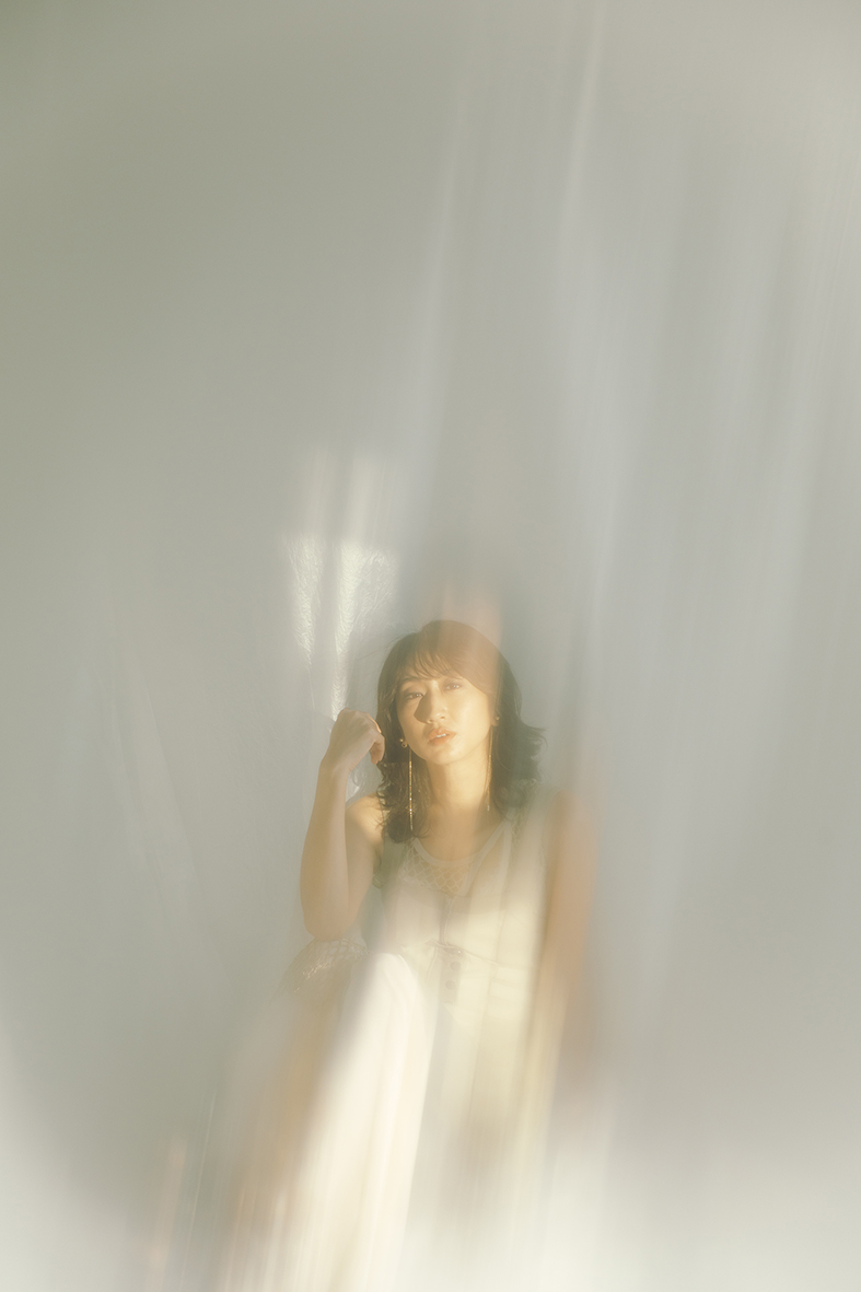 三吉彩花さんが主演 犬鳴村 の主題歌 Hikari を歌うシンガーソングライター Ms Oojaさんのアーティストビジュアルのプロデュースに初挑戦 Noriem Japannoriem Japan