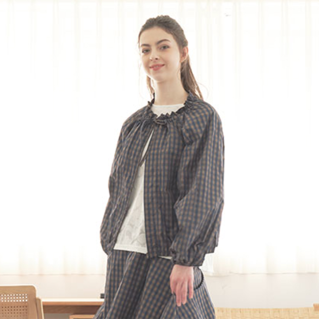 io comme io｜ミニマルチェックブラウス FEATURE掲載
